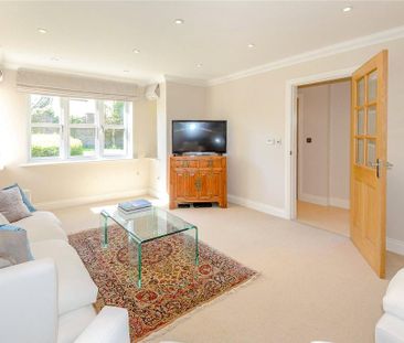 4 bedroom detached house to rent - Photo 2