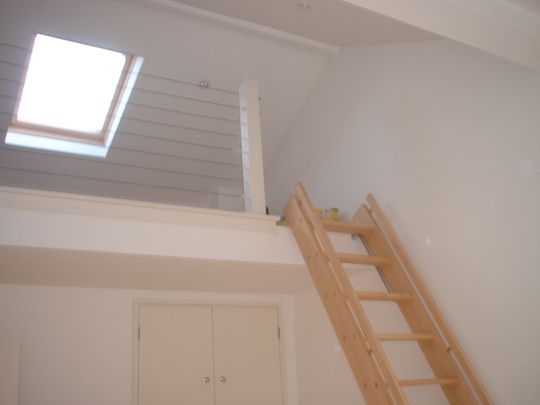 Cracking 2 bed flat with garden to Let in top location in Barnes - Photo 1