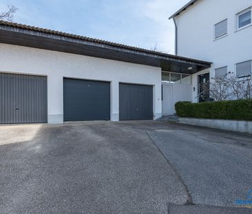 Top-sanierte Dachgeschosswohnung mit Garage und EBK in idyllischer ... - Photo 5