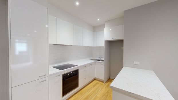 Position Perfect! - Photo 1