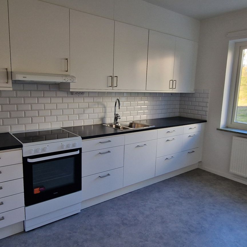 Källgatan, Malmköping - Photo 1