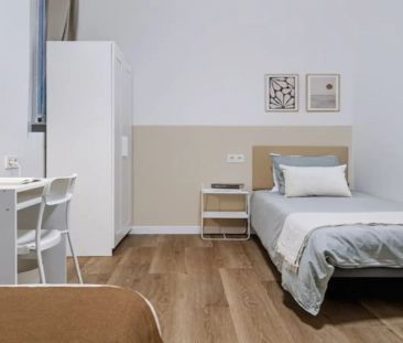 Bed in shared bedroom, in shared flat for rent in Sol - Foto 4