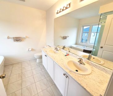 For Lease - 372 Leanne Lane, Shelburne, Ontario - Photo 2