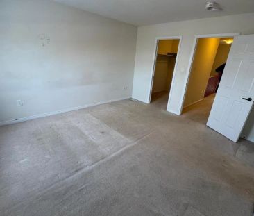 122 GOLDEN SPRING DRIVE - Photo 4