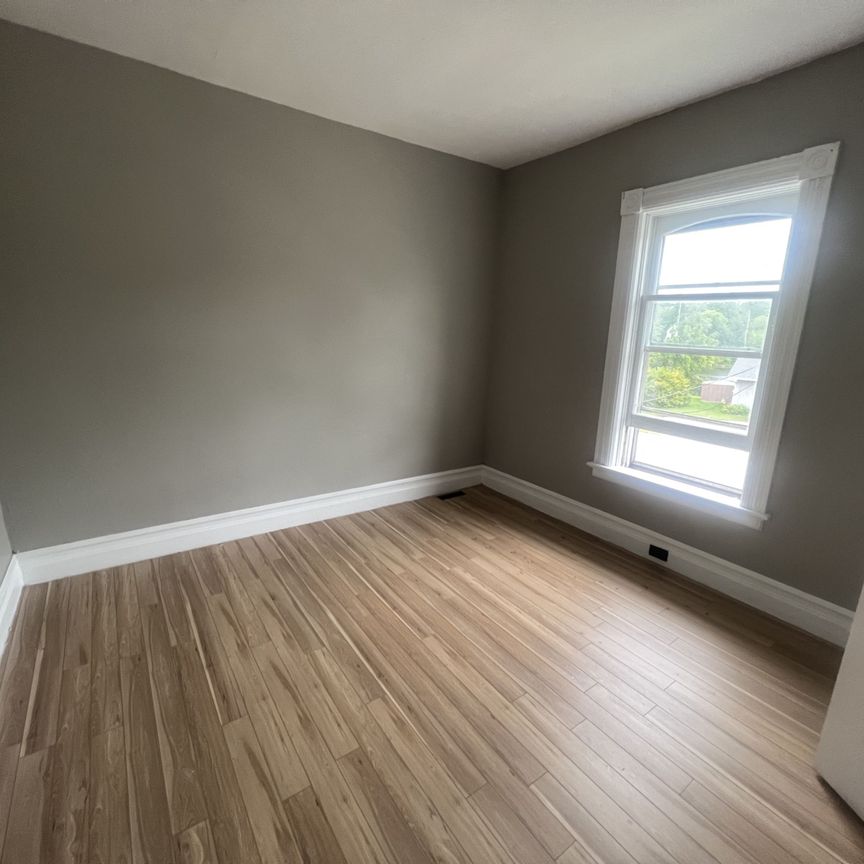 For Lease - 472 Victoria Street Unit# B, Tweed, Ontario - Photo 1