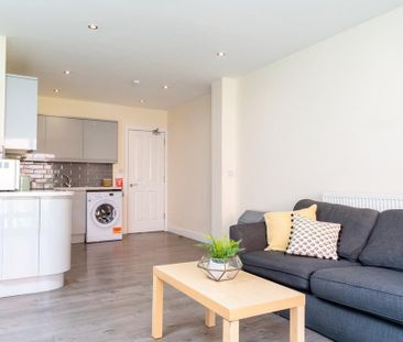 6 bedroom house to rent - Photo 2