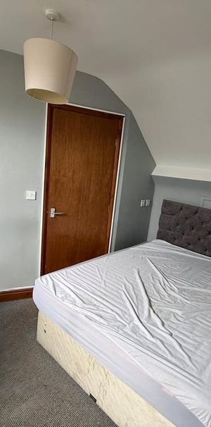 1 bedroom in a house share to rent - Photo 1
