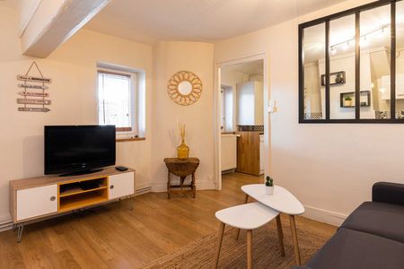 Rue Palais Grillet - Photo 2