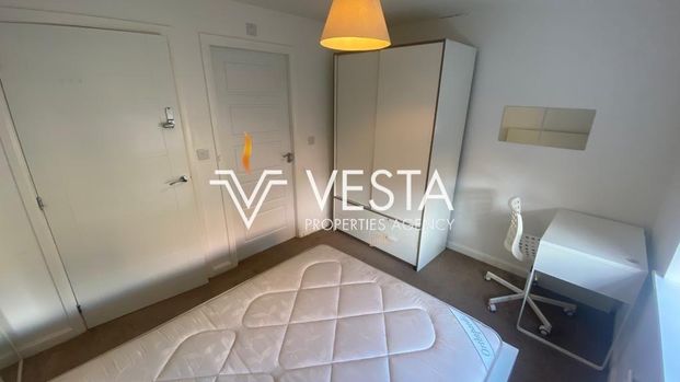 4 bedroom detached house to rent - Photo 1