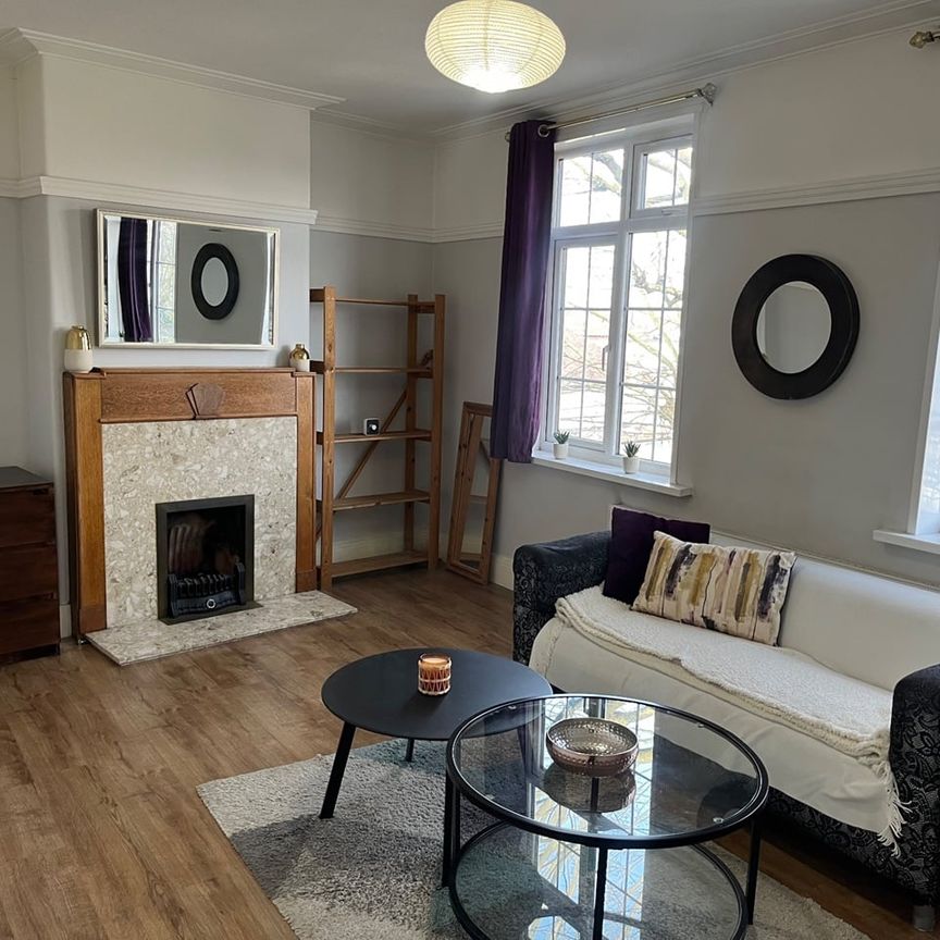 3 Bed Flat, Northfields Ave, W5 - Photo 1