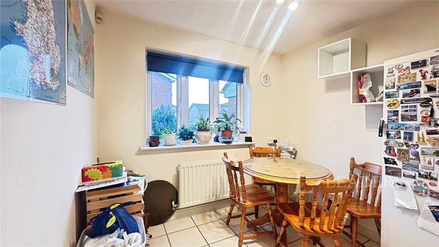 3 bedroom house to rent Primrose Close, Luton, LU3 - Photo 1