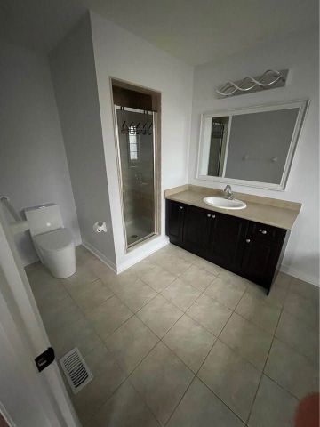 For Lease - 4200 Rawlins Common, Burlington, Ontario - Photo 5