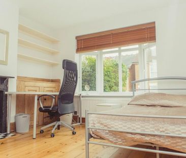 3 bedroom semi-detached house to rent - Photo 5