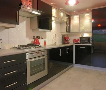 4 bedroom terraced house to rent - Photo 4