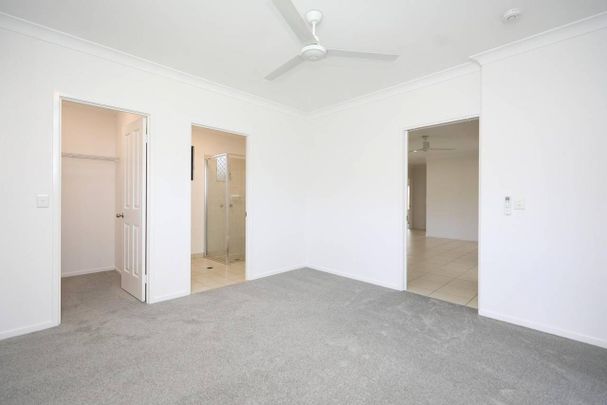 Beautifully Refurbished Family Home – Available Now! - Photo 1