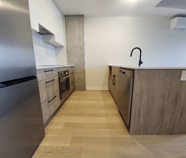 Superbe unité neuve d’une chambre, offerte semi-meublée ! - Photo 5