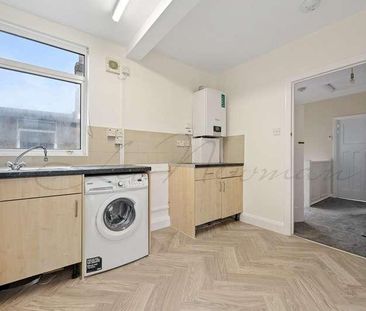 The Close, Eastcote, Pinner, HA5 - Photo 4