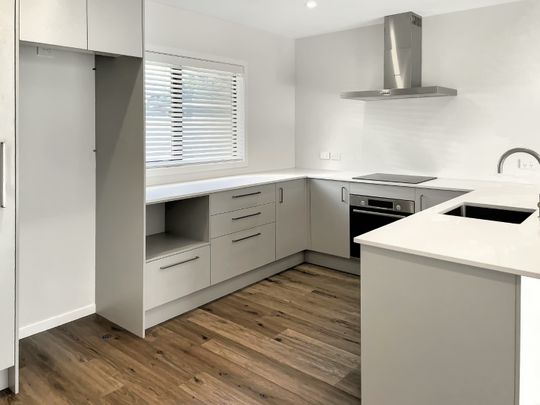 Modern 2-Bedroom Townhouse for Rent in Wainuiomata - Photo 1