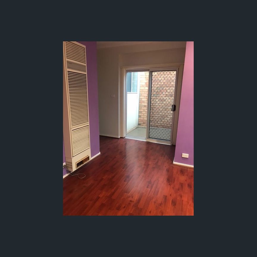 Upgraded Large 3 bedrooms Apartment Close to Everything - Photo 1