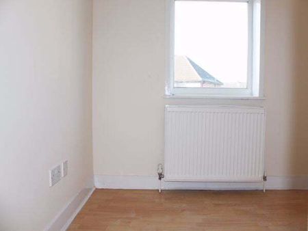 Monks Park, WEMBLEY, HA9 - Photo 3