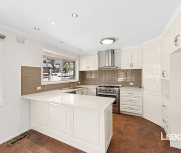 Spacious Family Home in Central Sunbury - Photo 5