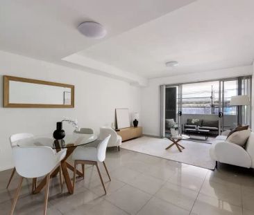 Split level apartment with generous proportions - Photo 1
