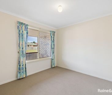 Neat & Tidy 3 Bedroom Home with Air-Con - Walk to Shops.... - Photo 6