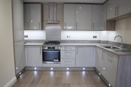 2 bedroom flat to rent - Photo 3