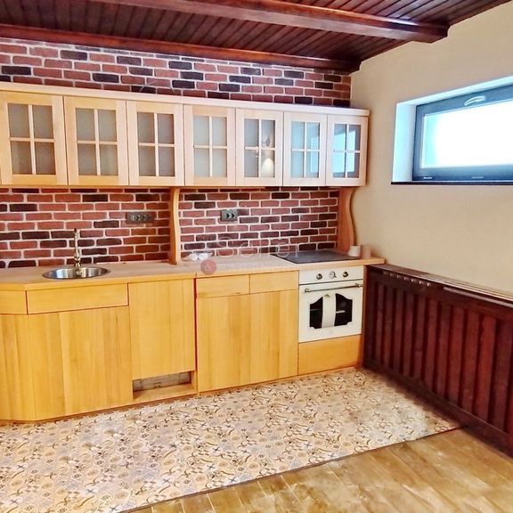 Casa cu gradina centru istoric - Fotografie 1