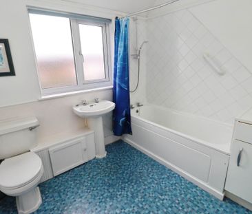 New Chester Road, Bromborough - Photo 2