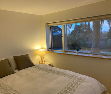 Furnished & Stunning Studio Apartment with a View to Match! - Photo 3