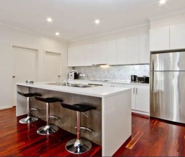 “Spacious 4 Bedroom Home!” - Photo 3