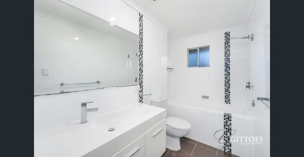 Large Family Home & Central Location - Photo 1