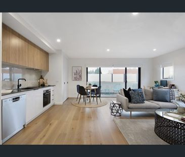 Light and Bright Apartment in Great Location! - Photo 1