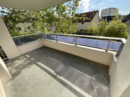 A LOUER - Rue des Poulies - T3 de 70m² avec Terrasse, parking et cave. - Photo 3