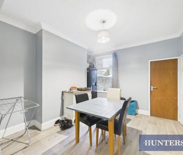 1 bedroom Flat To Let - Photo 2