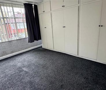 3 Bedroom Semi-Detached House For Rent in Bourne Drive, Manchester - Photo 6
