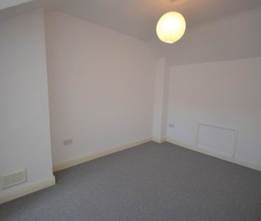 3 bed Mid Terraced House for Rent - Photo 5