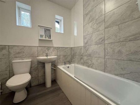 Western Road, Crediton, Devon, EX17 - Photo 5