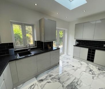 Rom Crescent, Romford, RM7 0PP, Property for rent - Photo 4