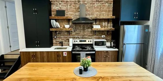 Plateau/Downtown - 3 Bedrooms Furnished - Photo 3