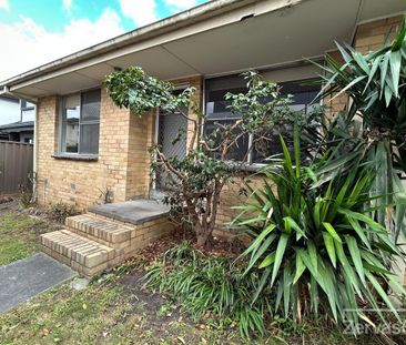 Updated 2 bedroom unit - Close to Dandenong Market and Shops - Photo 4