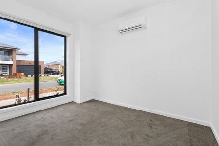 67 Waterbird Circuit, Weir Views VIC, Belconnen - Photo 2