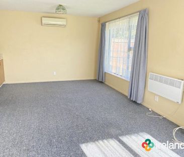 Neat & Tidy Two Bedroom Unit! - Photo 1