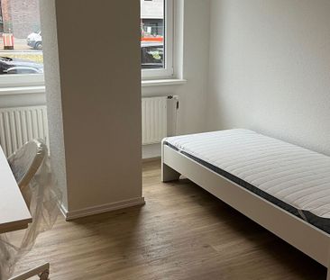 Möbliertes Zimmer mit eigenem Duschbad in WG Wohnung - Photo 2