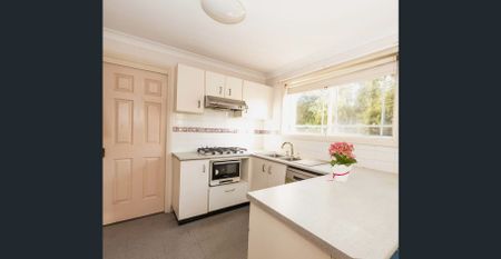 Convenient Corner-Positioned Home Just Minutes to Cherrybrook Metro - Photo 4