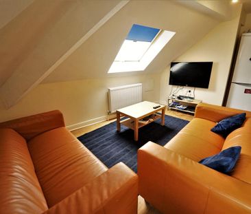 4 bedroom flat to rent - Photo 1