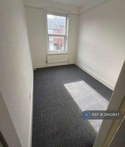 2 bedroom maisonette to rent - Photo 3