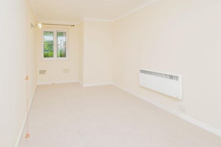 1 bedroom retirement property to rent - Photo 3