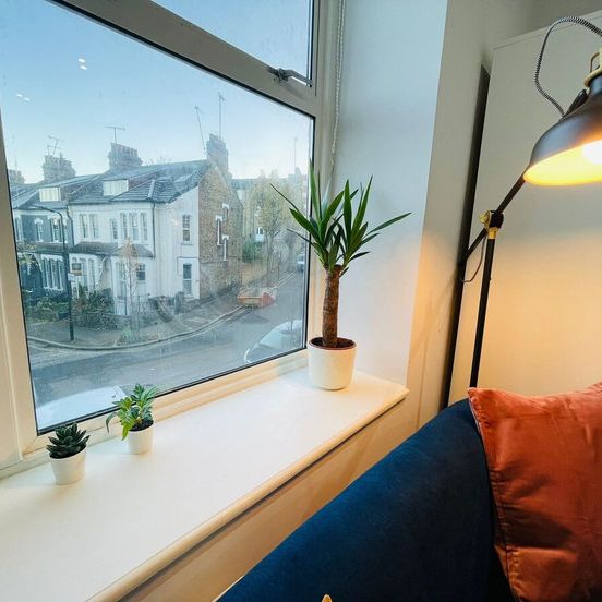 Hawkwood Mount - Photo 1